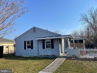 83 Memorial Dr, New Castle, DE 19720