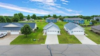 712 Westland Rd, New London, MN 56273