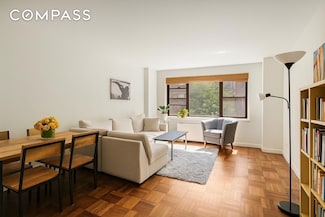 301 E 69th St Unit 3M, New York, NY 10021