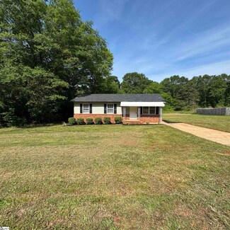 156 Bradley Dr, Wellford, SC 29385