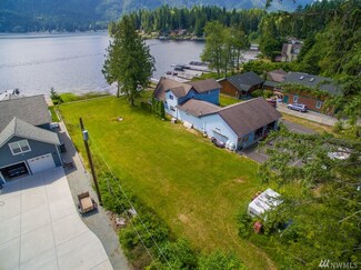 33750 Bamboo Ln, Mount Vernon, WA 98274