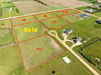 5100 30th St, Minot, ND 58701