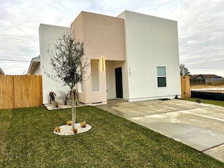 5702 Moses Loop, Laredo, TX 78046