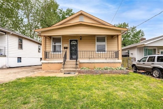 3614 Hoffmeister Ave, Saint Louis, MO 63125