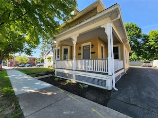 14 Monroe St, Honeoye Falls, NY 14472