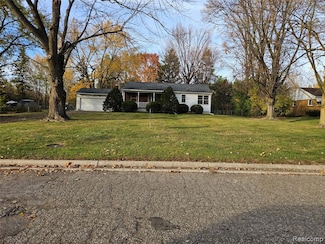 1136 W Rowland St, Flint, MI 48507