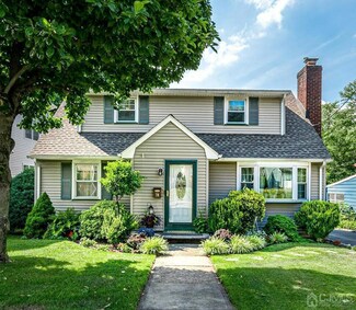 78 E Cliff Rd, Colonia, NJ 07067
