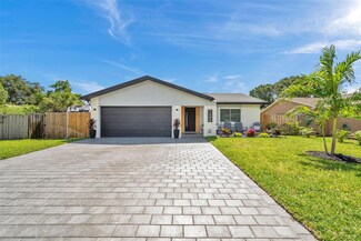 1467 Chesterfield Dr, Dunedin, FL 34698