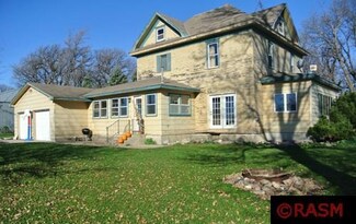 57098 310th St, Winthrop, MN 55396
