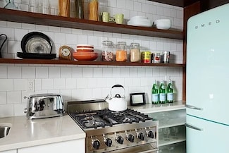 308 Eldert St Unit 1 F, Brooklyn, NY 11237
