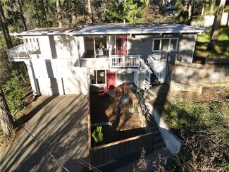 3710 NE 197th St, Lake Forest Park, WA 98155