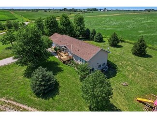 1702 Earlham Rd, Winterset, IA 50273