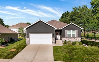 2214 SW 9th St, Blue Springs, MO 64015