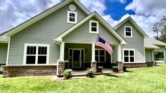2190 Les Reeves Rd, Moss Point, MS 39562
