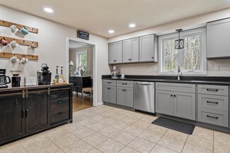 7 Gault Rd, Bedford, NH 03110