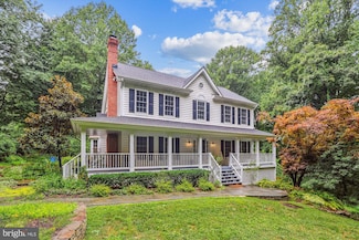 2700 Lena Ct, Oakton, VA 22124