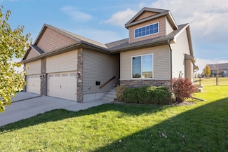 1217 Copper Mountain Dr, North Liberty, IA 52317