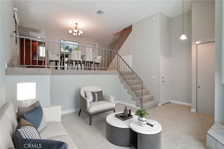 23007 Del Valle St, Woodland Hills, CA 91364