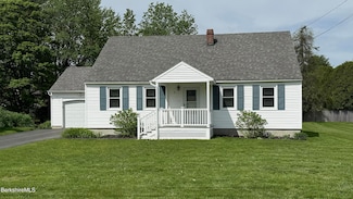 111 Oak Hill Rd, Pittsfield, MA 01201
