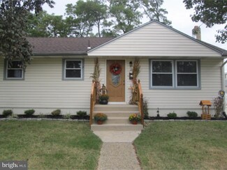 215 Paulson Dr, Magnolia, NJ 08049