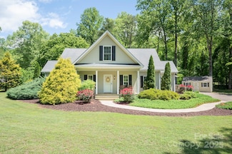 19 Lynnbrook Way, Columbus, NC 28722