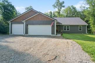 6226 Hunt Rd, Fayetteville, OH 45118