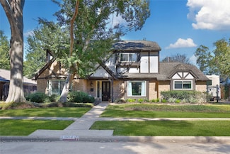 1012 Candlelight Ln, Houston, TX 77018