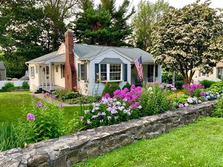 1 Bainridge Rd, Worcester, MA 01602