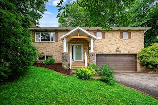 202 Village Ln, New Wilmington, PA 16142