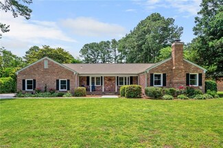 4252 Country Club Cir, Virginia Beach, VA 23455