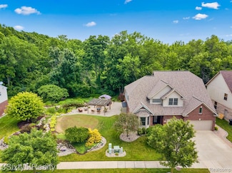 26909 Pepperwood Dr, Woodhaven, MI 48183