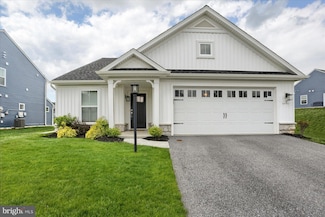 2 Shillington Ln, Carlisle, PA 17013