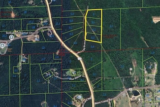 7 Tilly Branch Rd, Northport, AL 35475