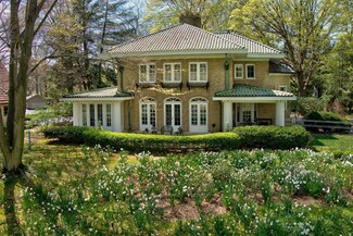 5202 Grandview Dr, Indianapolis, IN 46228