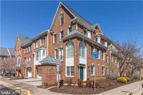 1335 Lessard Ln, McLean, VA 22101