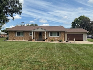 417 Montgomery Cir, Carmi, IL 62821