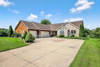 175 Crooked Stick Pass, North Prairie, WI 53153