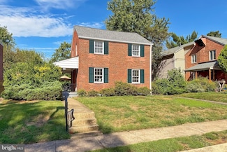 214 N Granada St, Arlington, VA 22203