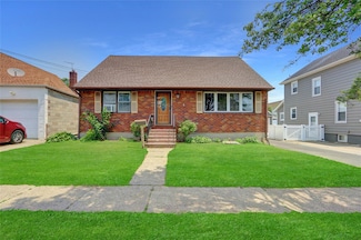 104 S 3rd St, New Hyde Park, NY 11040