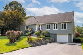 30 Meadow Ln, Queensbury, NY 12804