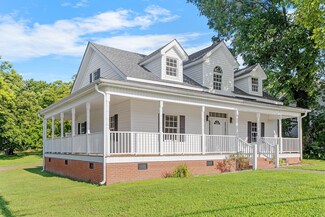 911 College St, Oxford, NC 27565