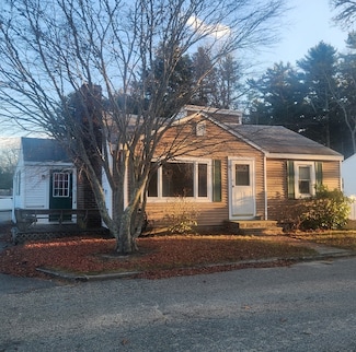 1 Gibbs Ball Park Rd, Wareham, MA 02571