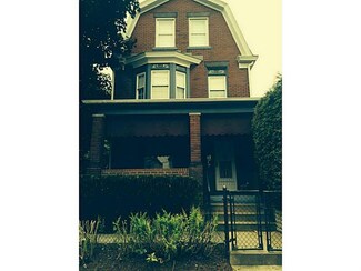 1410 Grandview Ave, Braddock, PA 15104