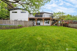 6826 NE 149th St, Kenmore, WA 98028