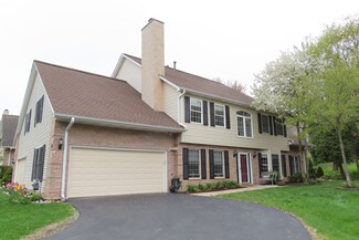 1411 Laurel Oaks Dr, Streamwood, IL 60107