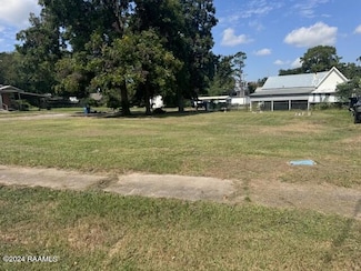 302 N East St, Abbeville, LA 70510
