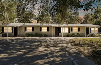 404 Jackson St, Wildwood, FL 34785