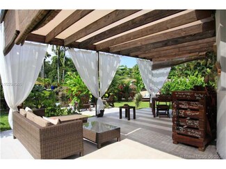 88 NE 86th St, El Portal, FL 33138
