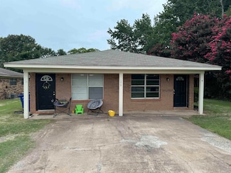 199 S Center St, Conway, AR 72034
