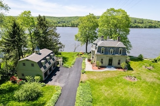 77 Main St, East Haddam, CT 06423